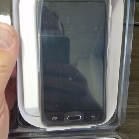 Samsung Galaxy Grand Prime 8GB Unlocked. In good condition !!! - Picture 4 of 8